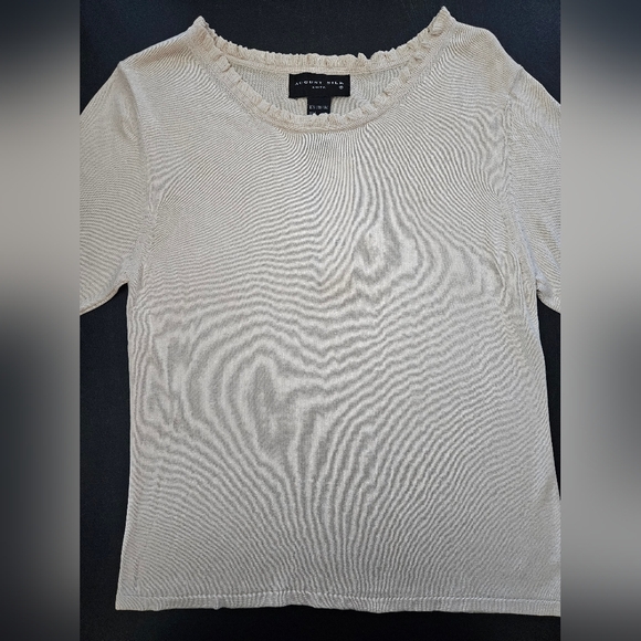 NWT - Silk August Silk Lt. Tan Short Sleeve Knit Top - Size L - Picture 2 of 11